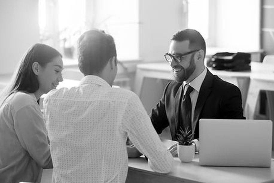 A consultation between engineer and client